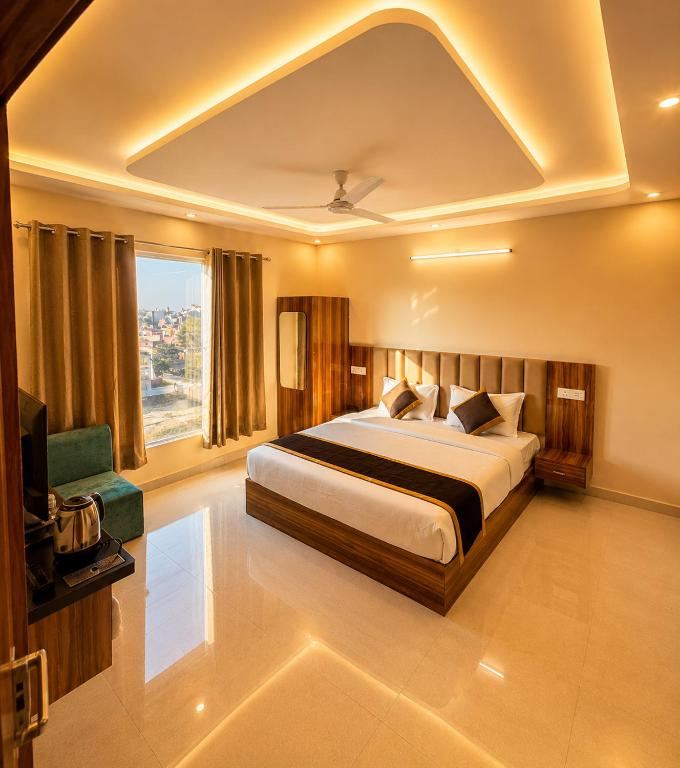 Saritashray Nikunj,,3 star