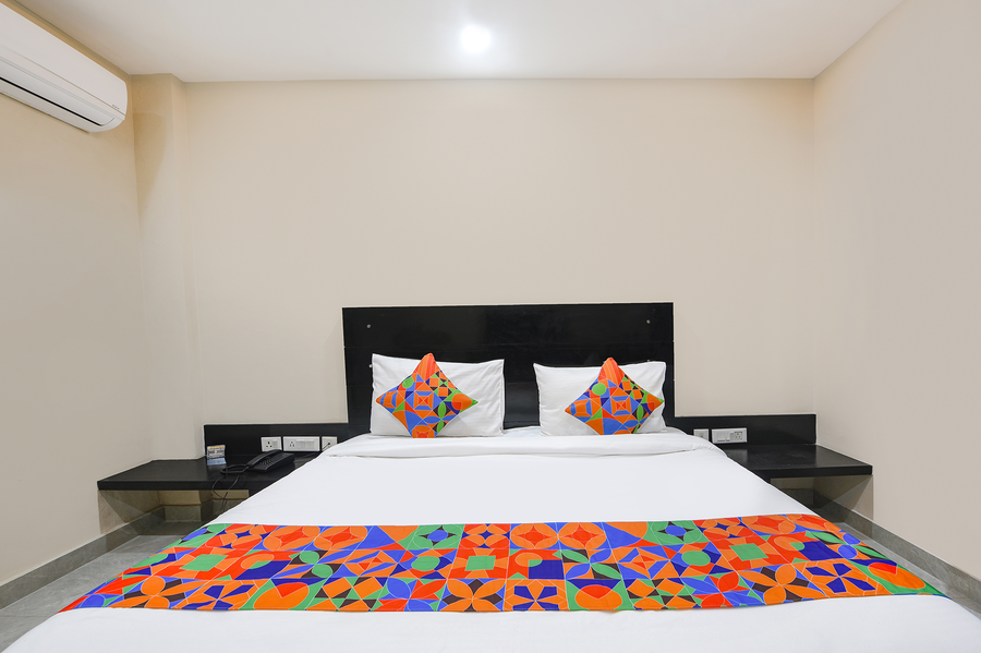 Fabhotel Giriraj Hospitality,House No-Ma-69, Maulsary Avenue, Dlf City Phase-3, Dlf Phase Iii, Gurgaon 122010,3 star