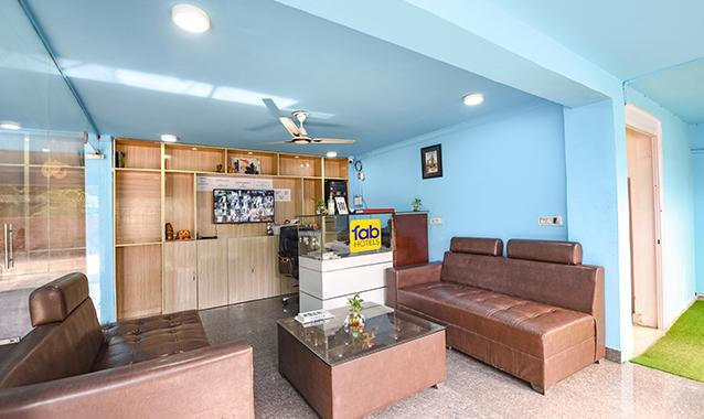 Fabhotel The New Moon,Dwarka Sector 13 Metro,3 star
