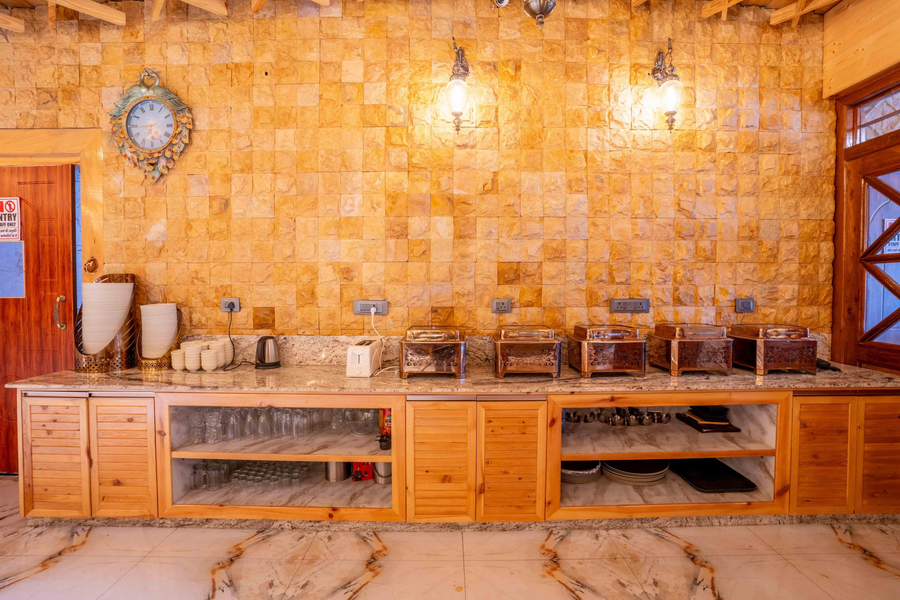 Golden Oak By The Lake Hill,Khurpatal,3 star