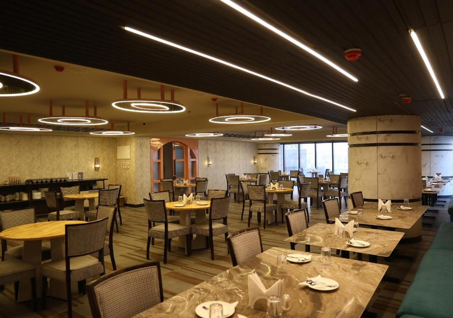 All Starr Club,,3 star