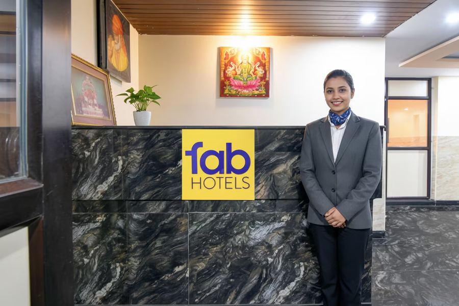 fabhotel star light b
