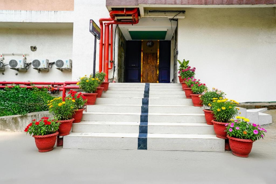 Fabhotel Sarah Inn,,3 star