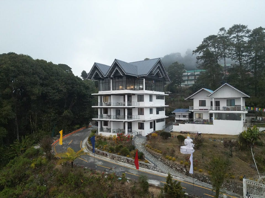 longitude homestay dalapchand