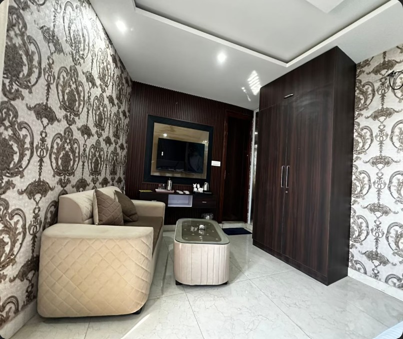 Minta Hotel And Banquet,Sector 63  ,4 star