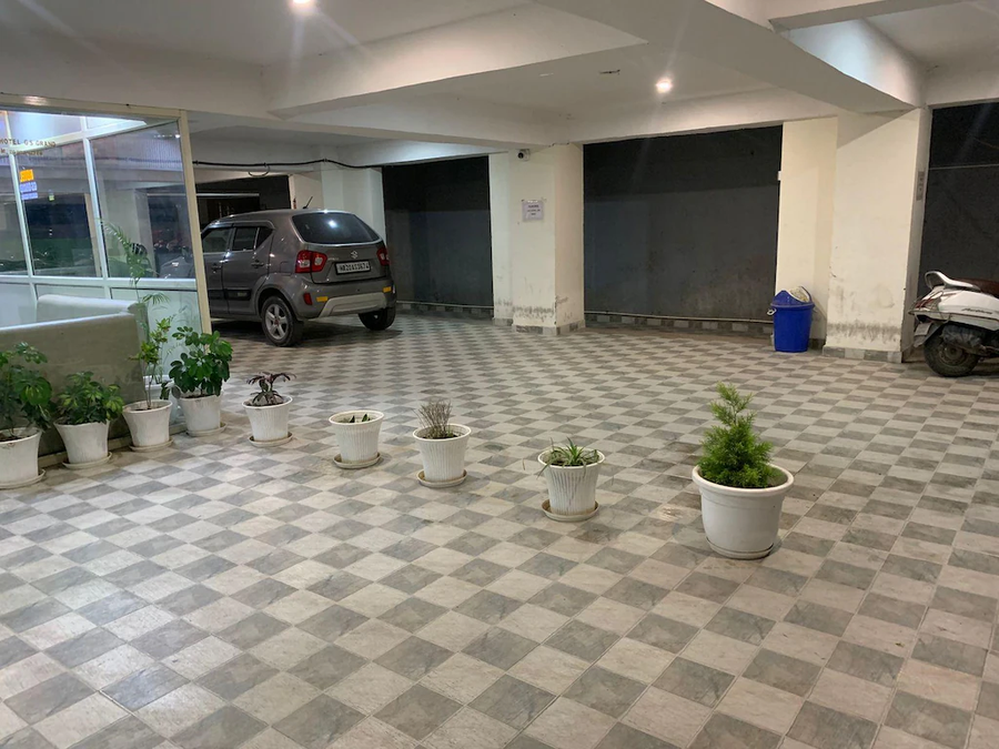 Hotel Gs Grand Dehradun,Gms Road,3 star