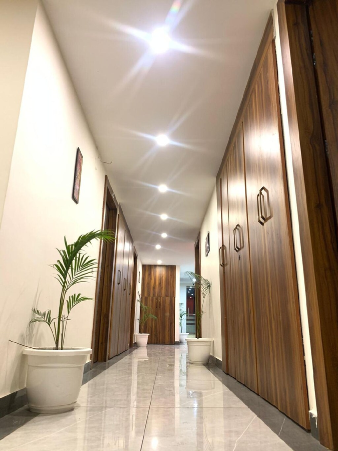 Hotel Gs Grand Dehradun,Gms Road,3 star