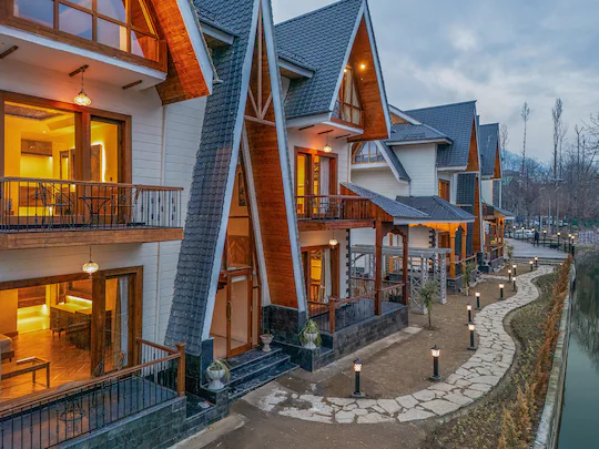 The Harmukh Hills,Yanier,4 star