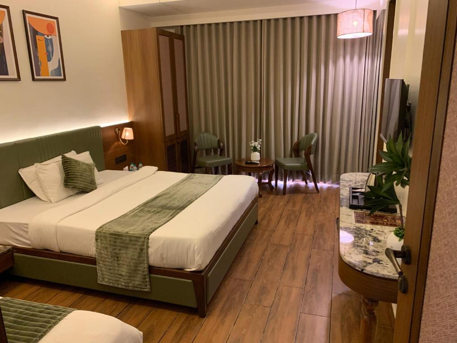 hotel shlok inn