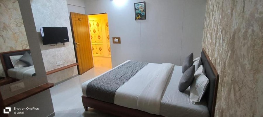 Hotel Cloud 7,Ahmedabad Railway Station, Ahmedabad,3 star