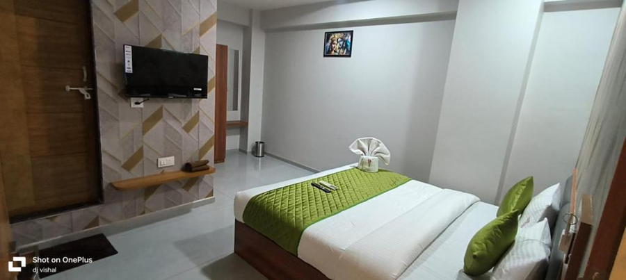 Hotel Cloud 7,Ahmedabad Railway Station, Ahmedabad,3 star