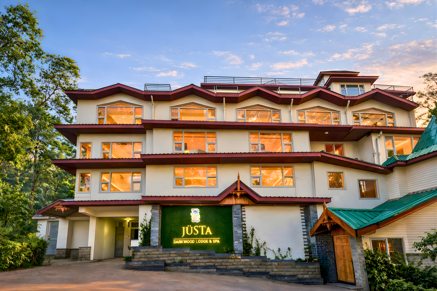 justa darkwood lodge and spa 10 mins from mall road