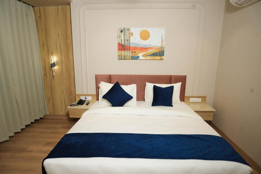 Hotel Satnam,,3 star