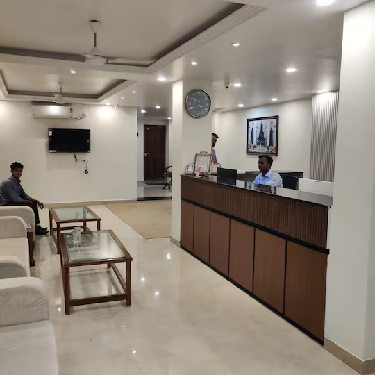 hotel the amrit
