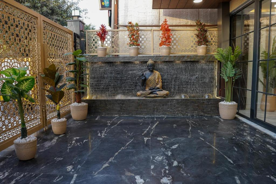 Five Palms Hotel,,3 star