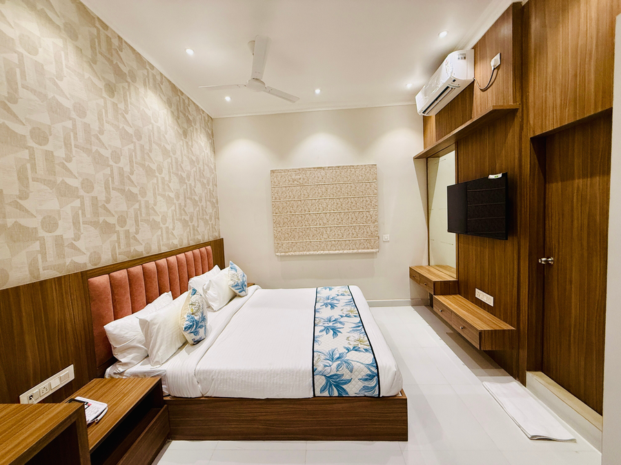 hotel aditya marine garden