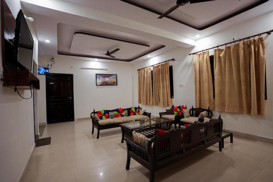 Flyo Stayo - Naukuchiatal,,3 star