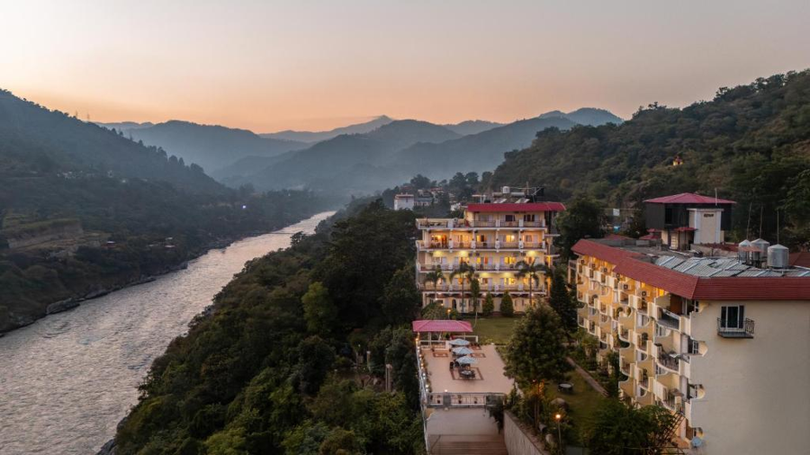 justa riverside resort srinagar
