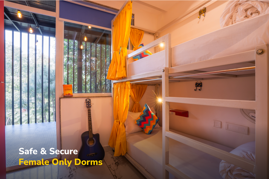 goSTOPS Plus Gurugram, Golf Course Extension,Sector 57,3 star