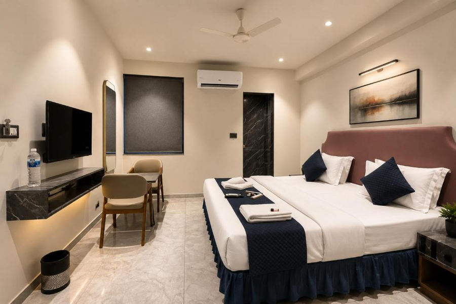 Hotel Nee Residency,Street No 1, University Rd, Near Prem Mandir, Ravipark Society, Rajkot, Gujarat 360005,3 star