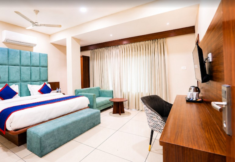 Hotel Srinivasa Premier, Vijay Nagar,,3 star