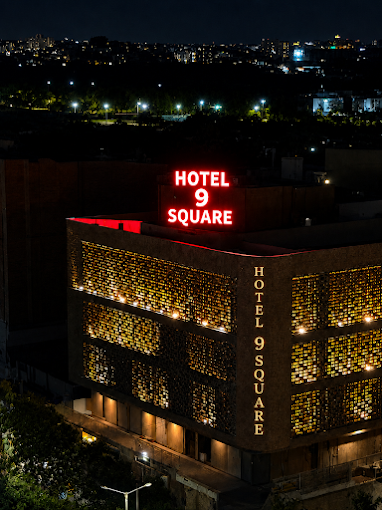 hotel 9 square