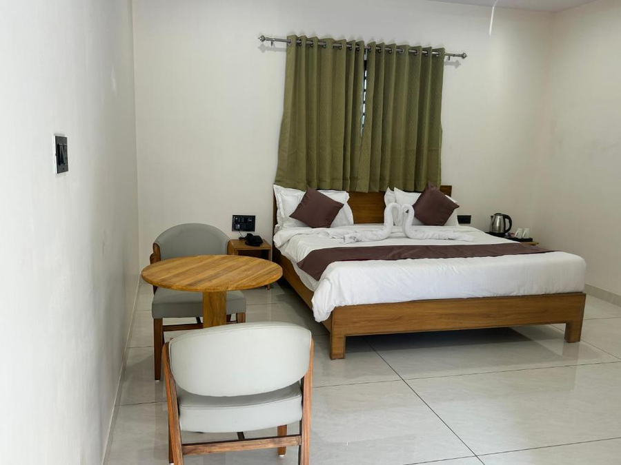 Palm Glow Resort,,3 star