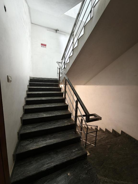 Gsilver Hotels Perumbakkam - Budget Classic Rooms Near Sholinganallur Omr,Plot No.306/01, Perumbakkam Main Rd, Perumbakkam, Chennai, Perumbakkam, Tamil Nadu 600100,3 star