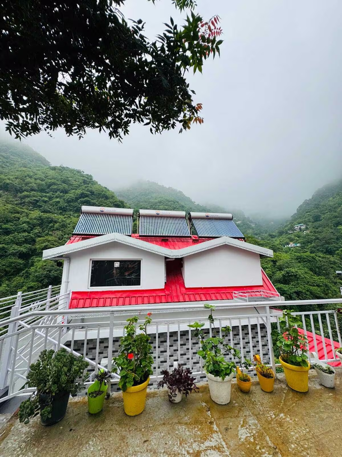 Paradise Valley The Bubbling Brooks,Vill Jangeshu, P.O: Masool Khanna, Dist: Solan, Tehsil: Kasauli, Kasauli, Himachal Pradesh 173233,3 star