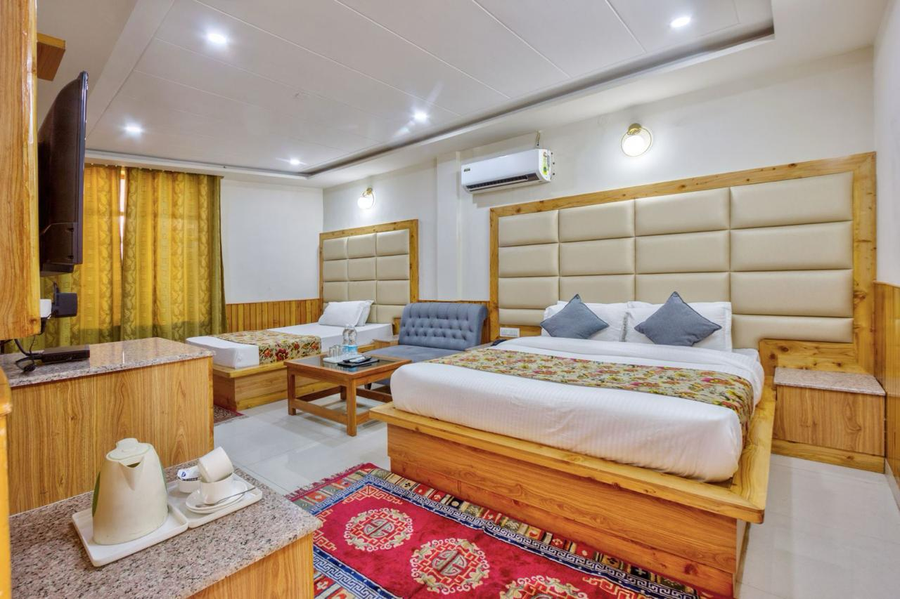 Hotel Malabar,Bhuntar>>Bajaura,3 star