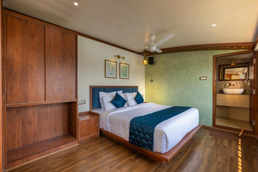 riverine kadavil houseboat