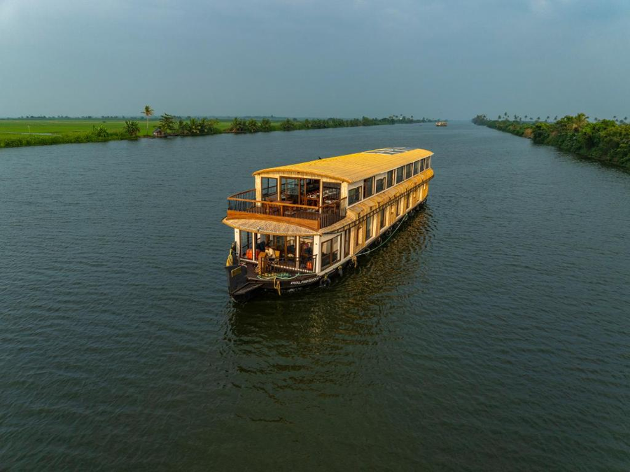 riverine kadavil houseboat