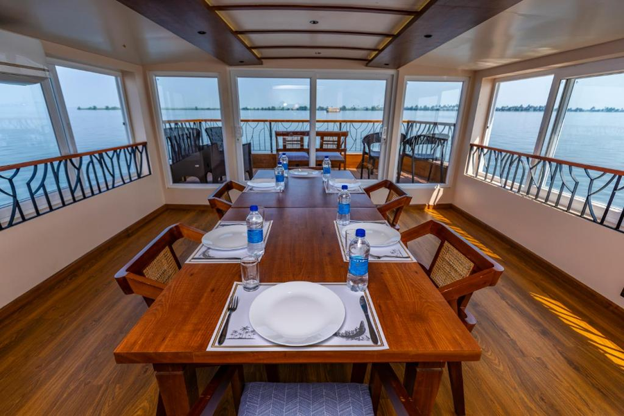 riverine kadavil houseboat