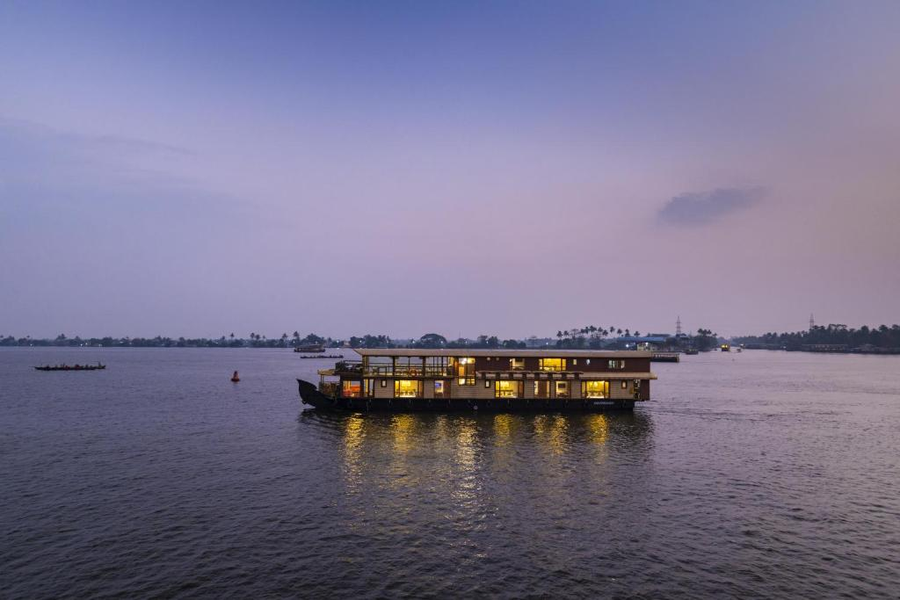 riverine kadavil houseboat