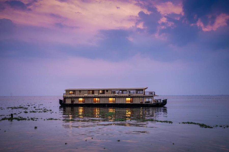 riverine kadavil houseboat