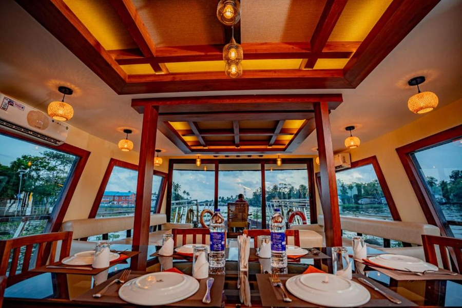 riverine kadavil houseboat
