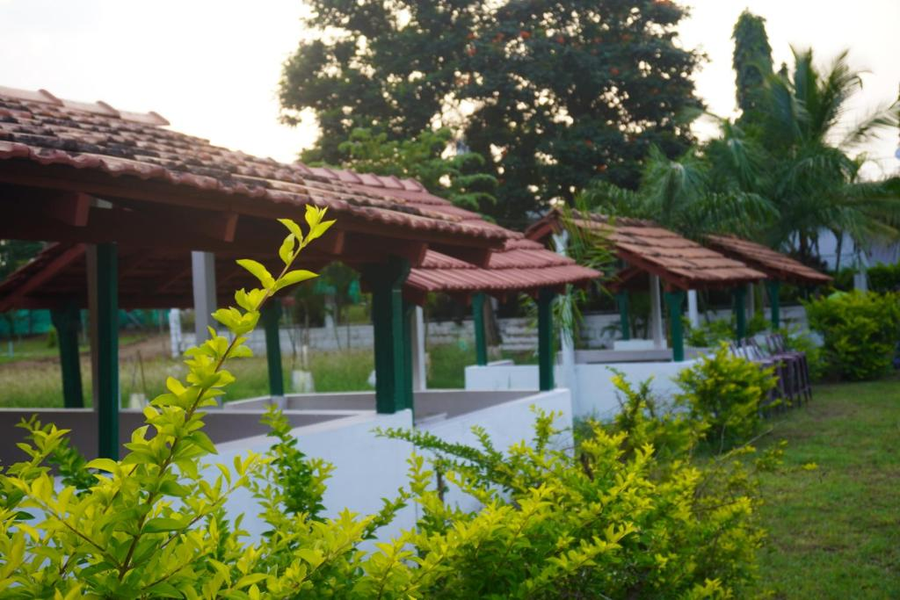 The Savoy Farm Stay,,3 star