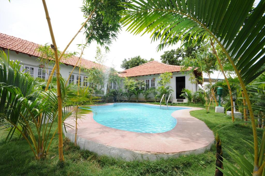 The Savoy Farm Stay,,3 star