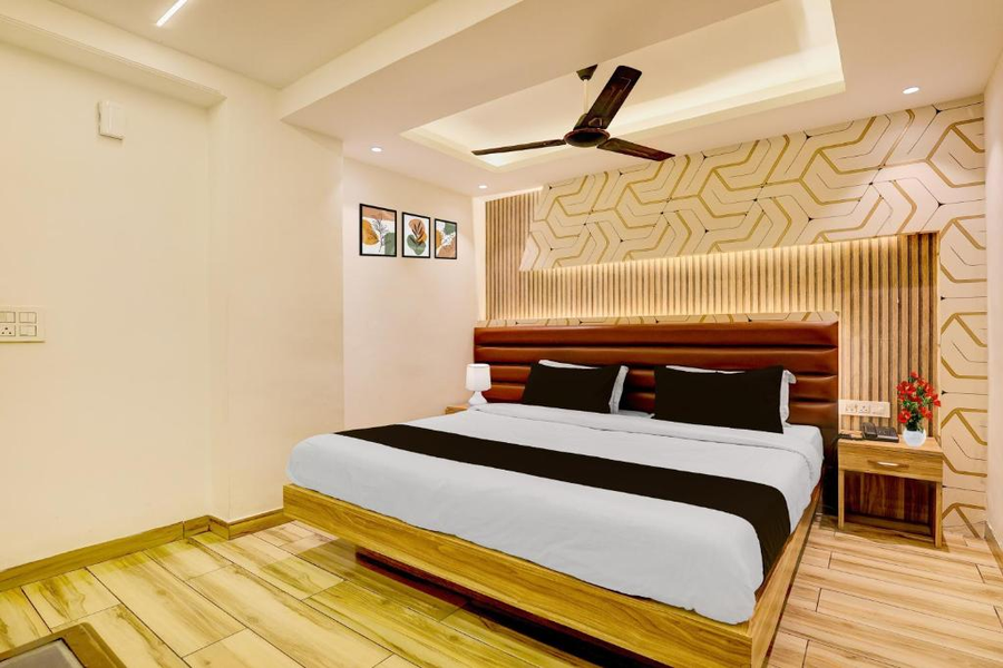 Super Townhouse Mohali Bus Terminal Formerly Hotel Hm Crystal,Kharar>>Chandigarh,4 star