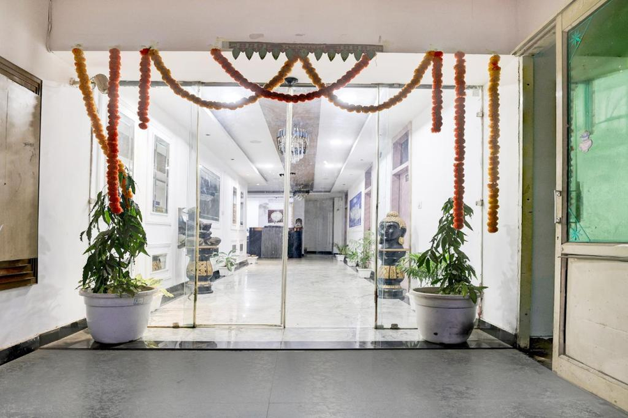 Super Townhouse Mohali Bus Terminal Formerly Hotel Hm Crystal,Kharar>>Chandigarh,4 star