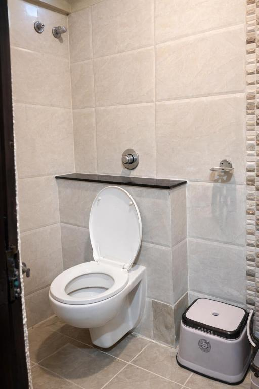 Hotel Glory By Seasons,Loknayak Nagar,3 star