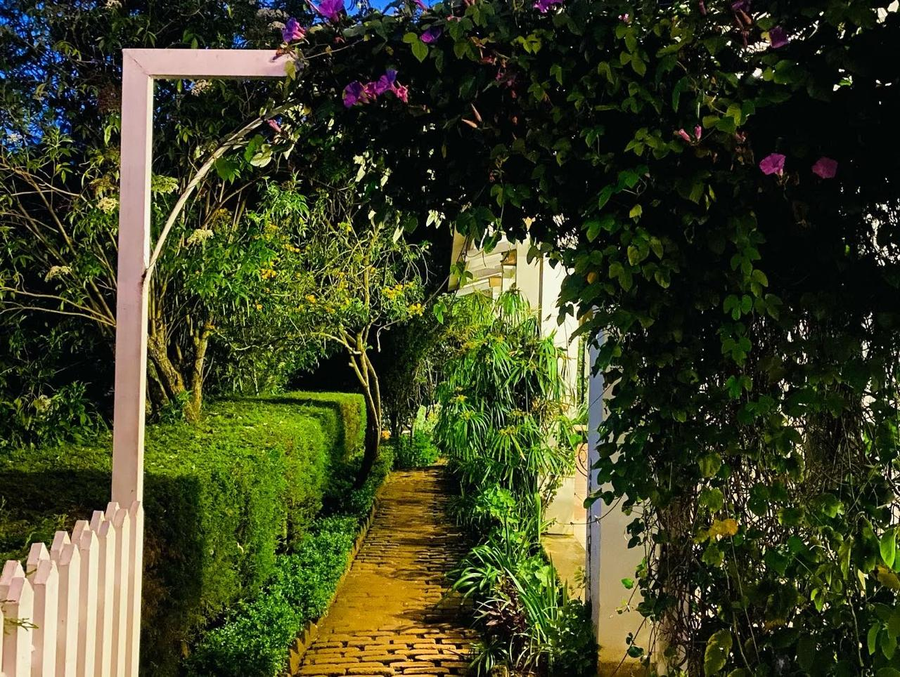 The Tamarillo,,3 star