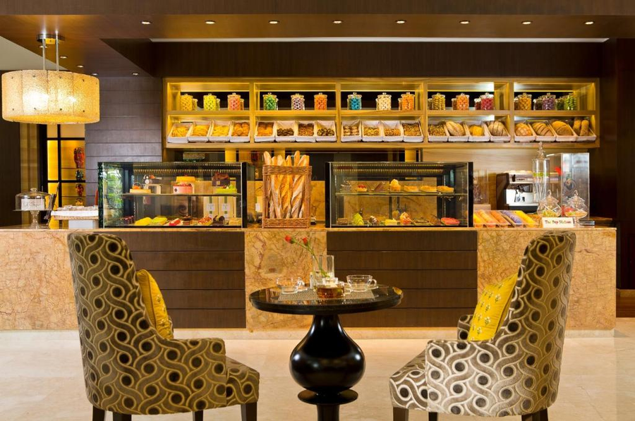 The Leela Palace Bengaluru,Hal/ Old Airport Road,5 star