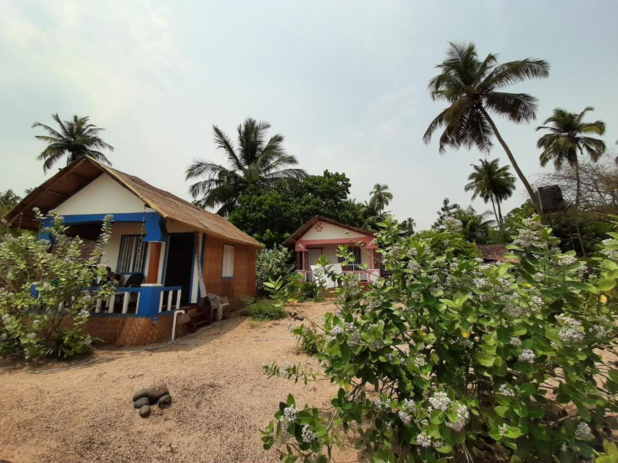 Dhainrains La Rocha,Canacona>>Agonda,3 star