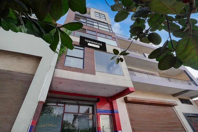 super townhouse johri enclave metro station formerly second home