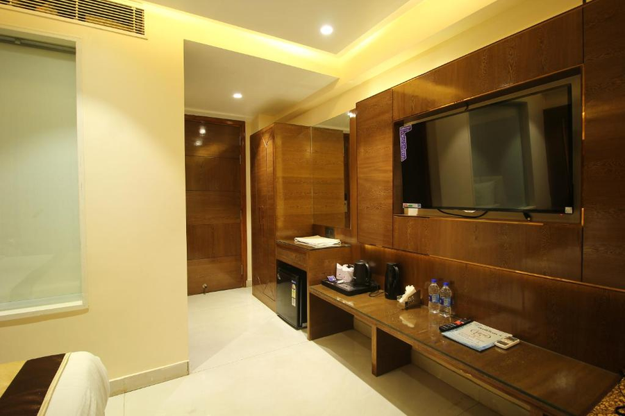Hotel Grand Plaza , Paharganj,New Delhi>>Delhi,4 star