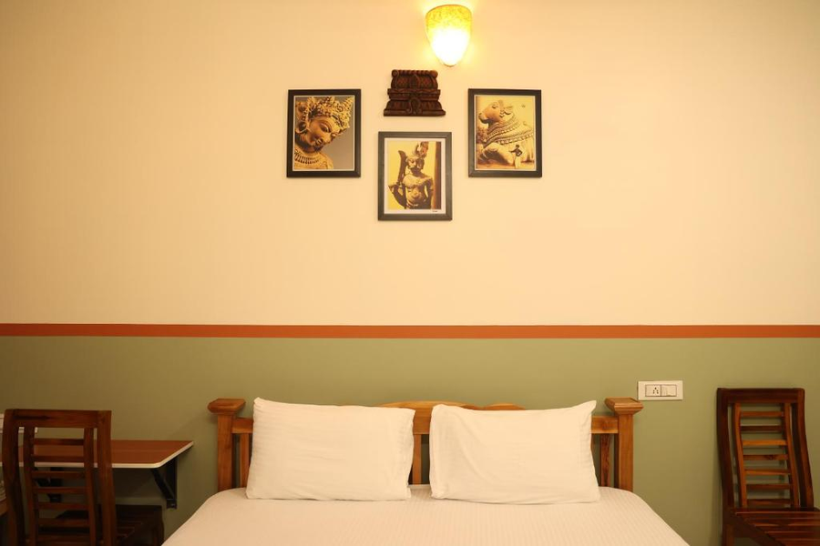 Dwaraka Guest House,,2 star