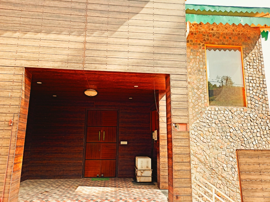 Pine Peak Kasauli,Upmohal Dubla,3 star