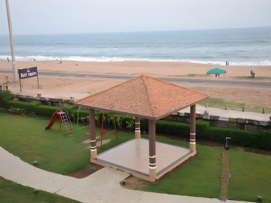 Empires Beachfront Hotel,India>>Puri,4 star