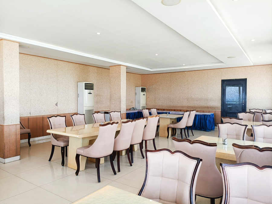 The Seashore Hotel,2/12, East Car Street, Kanyakumari, Tamil Nadu 629702,3 star